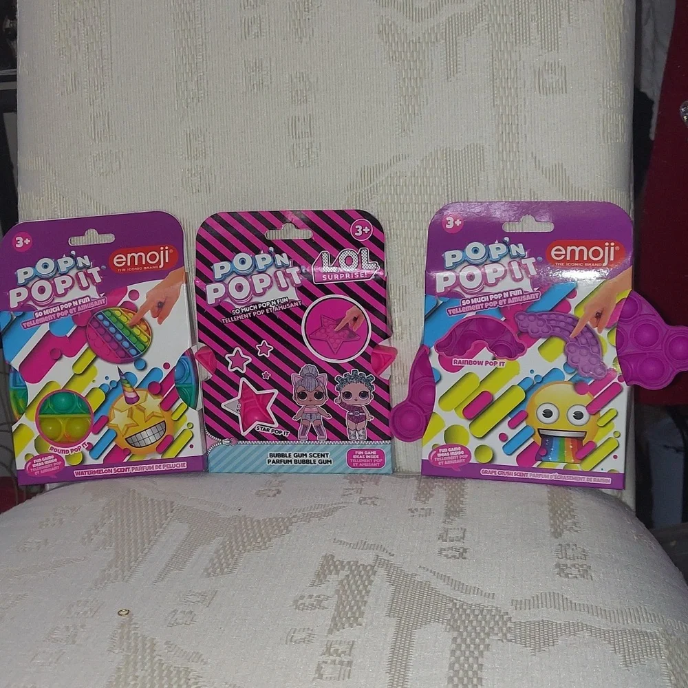 3 Lot  POP N POPIT. Sensory Education Play Emoji  New